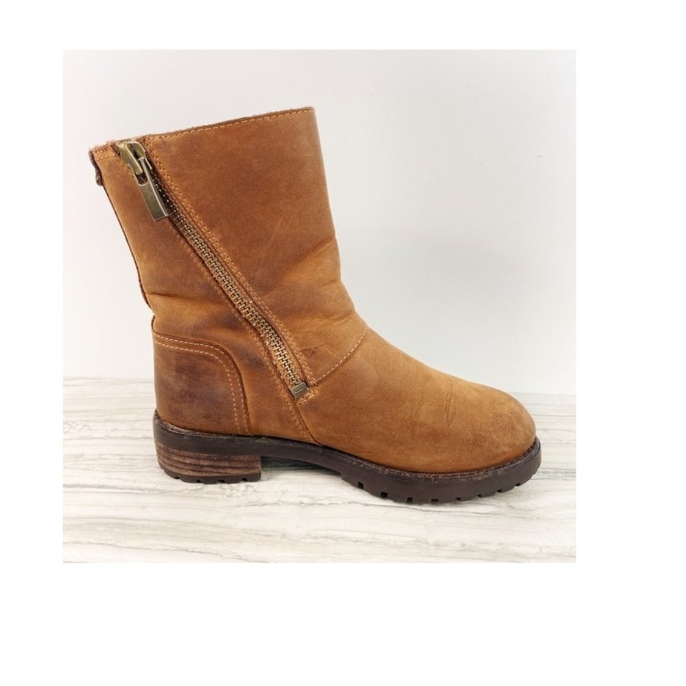UGG Australia Niels Leather Boots - Picture 5 of 8